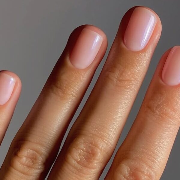 Fondation Nails” – створюємо досконалий манікюр без жодного покриття