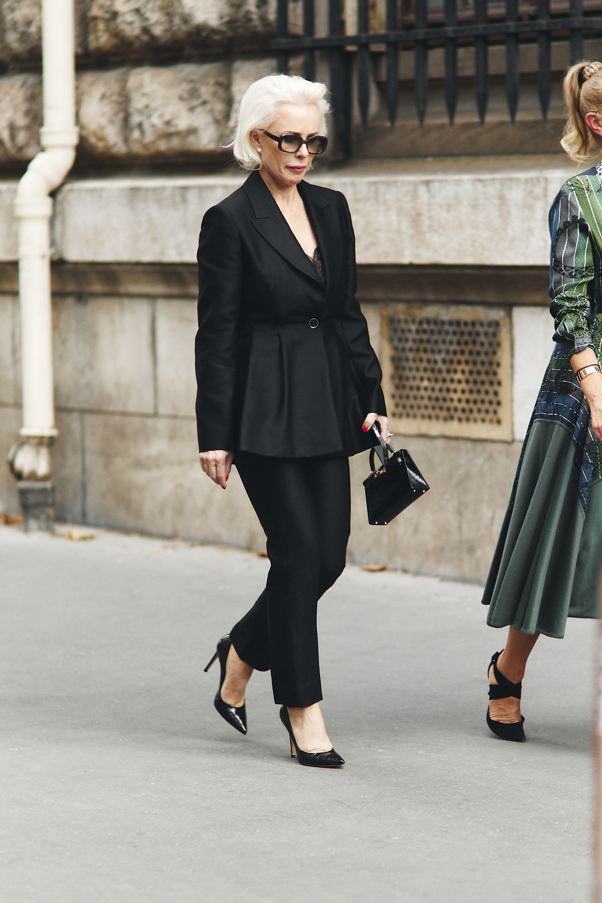 Французькі модні хроніки: 50 найстильніших образів Paris Fashion Week, які захочеться повторити цієї осені7