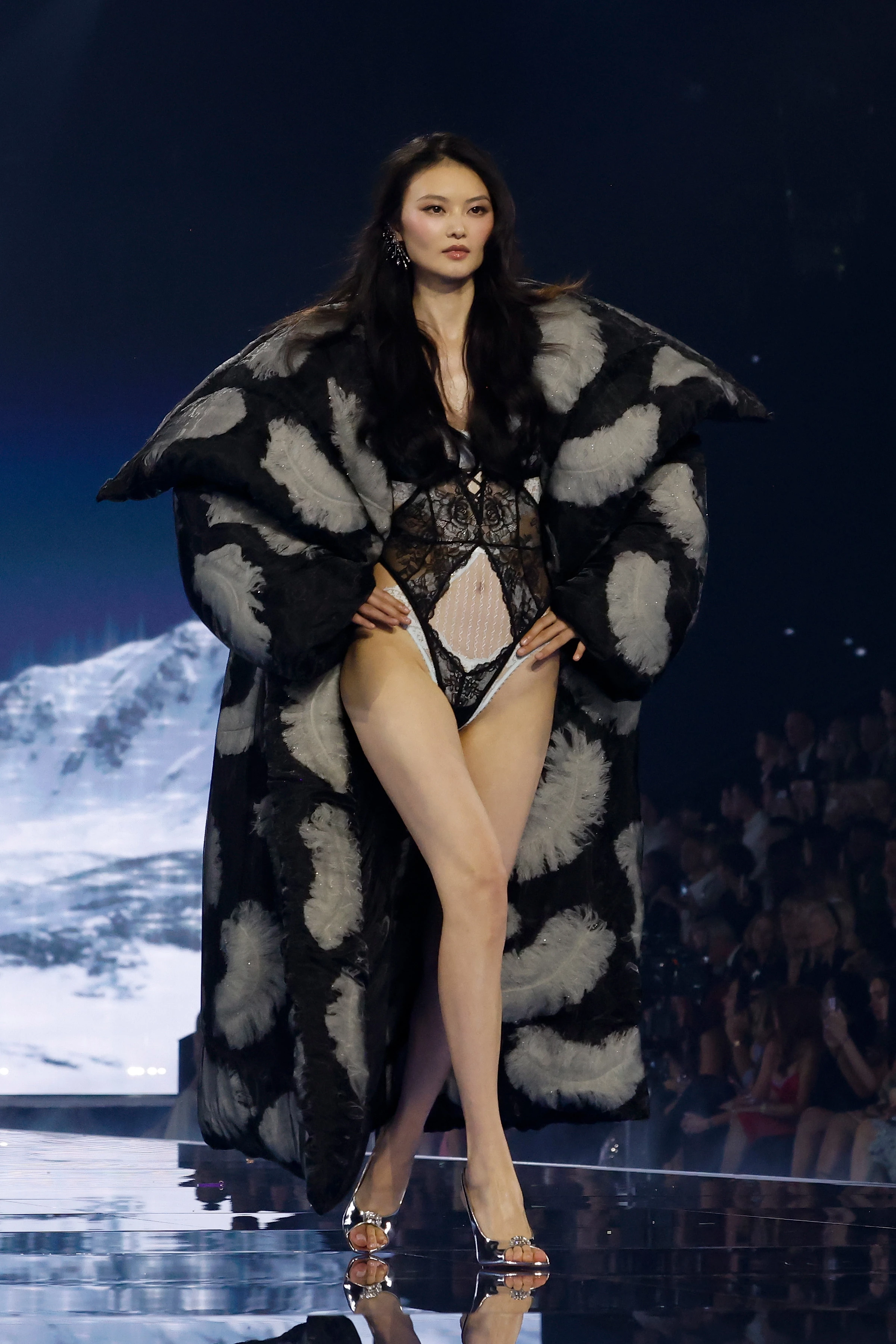 Шоу Victoria's Secret 2026: найяскравіші образи з подіуму42