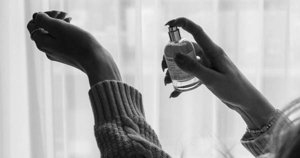 5 парфумів, що зігріють тебе вершковим лате цієї осені