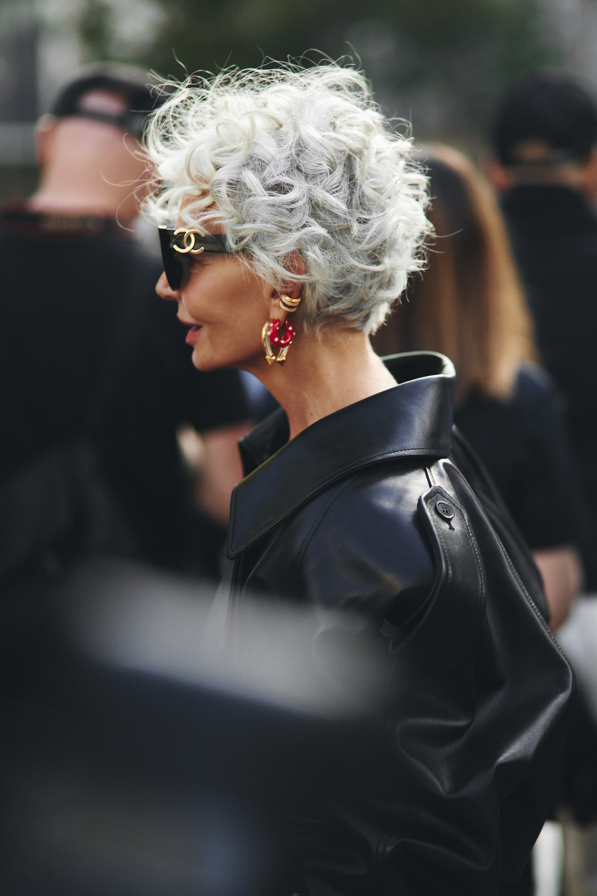 Французькі модні хроніки: 50 найстильніших образів Paris Fashion Week, які захочеться повторити цієї осені10
