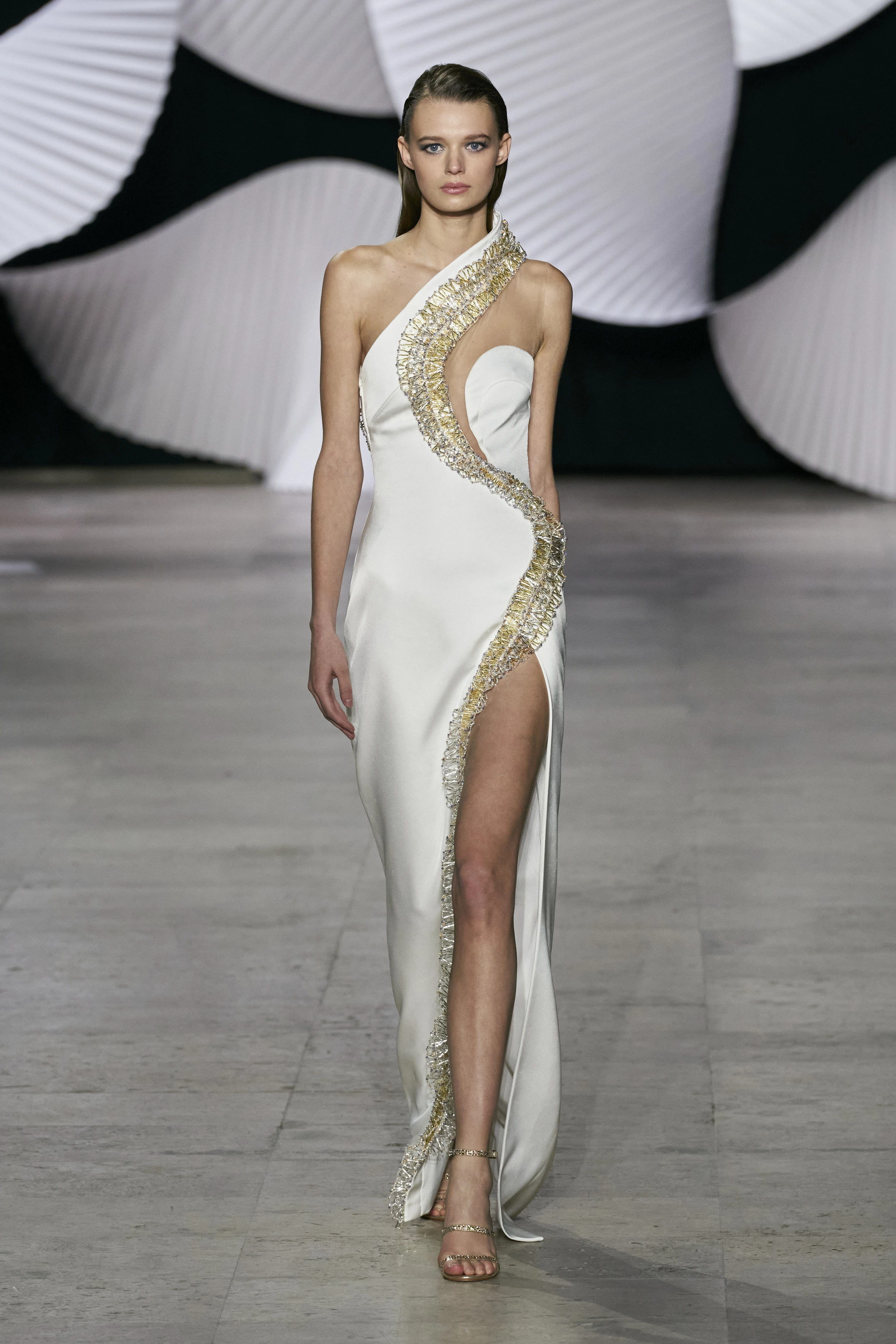 Tony Ward Couture32